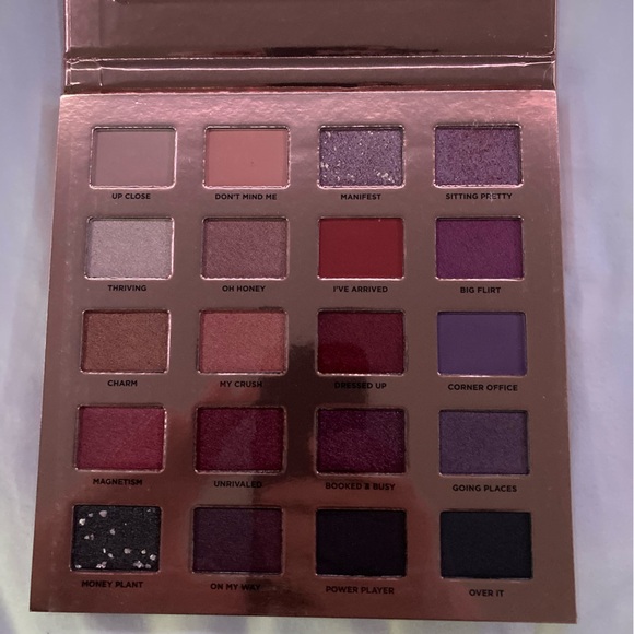 Iconic London Desk To Dance Eyeshadow Palette - Picture 3 of 4